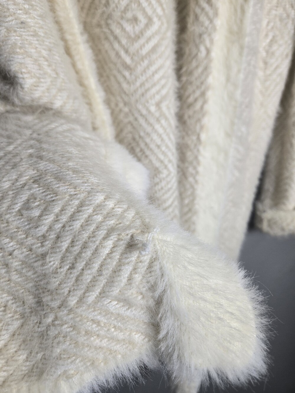 Marled Cream Open Front Fuzzy Soft Long Cardigan Size Medium - Picture 11 of 14